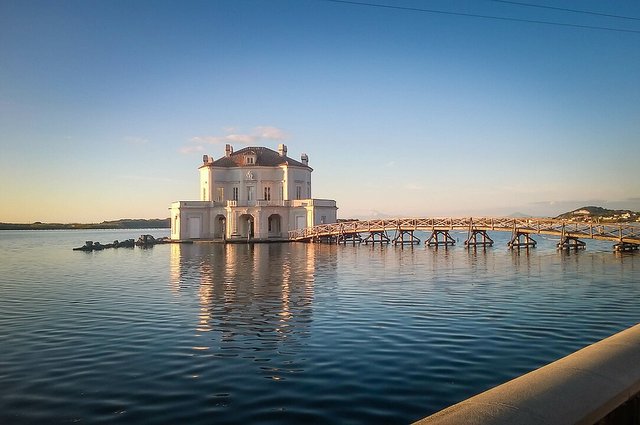 Casina Vanvitelliana Bacoli: perla borbonica sul Lago Fusaro